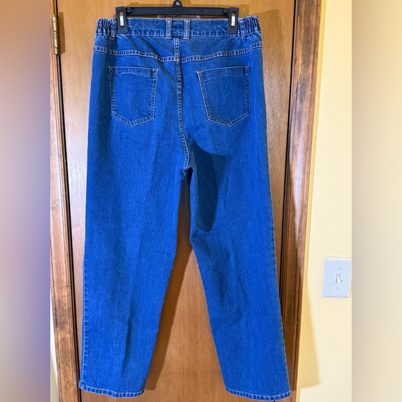 Catherines Women’s Relaxed Straight Leg Blue Jeans - Picture 6 of 6